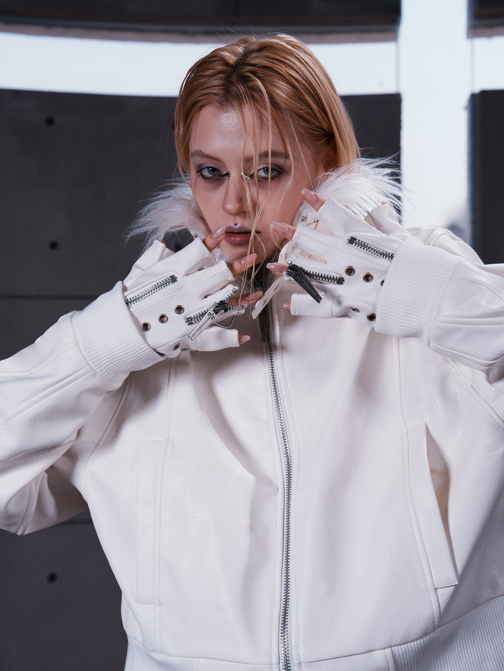 White Double-Zipper Layered Gloves