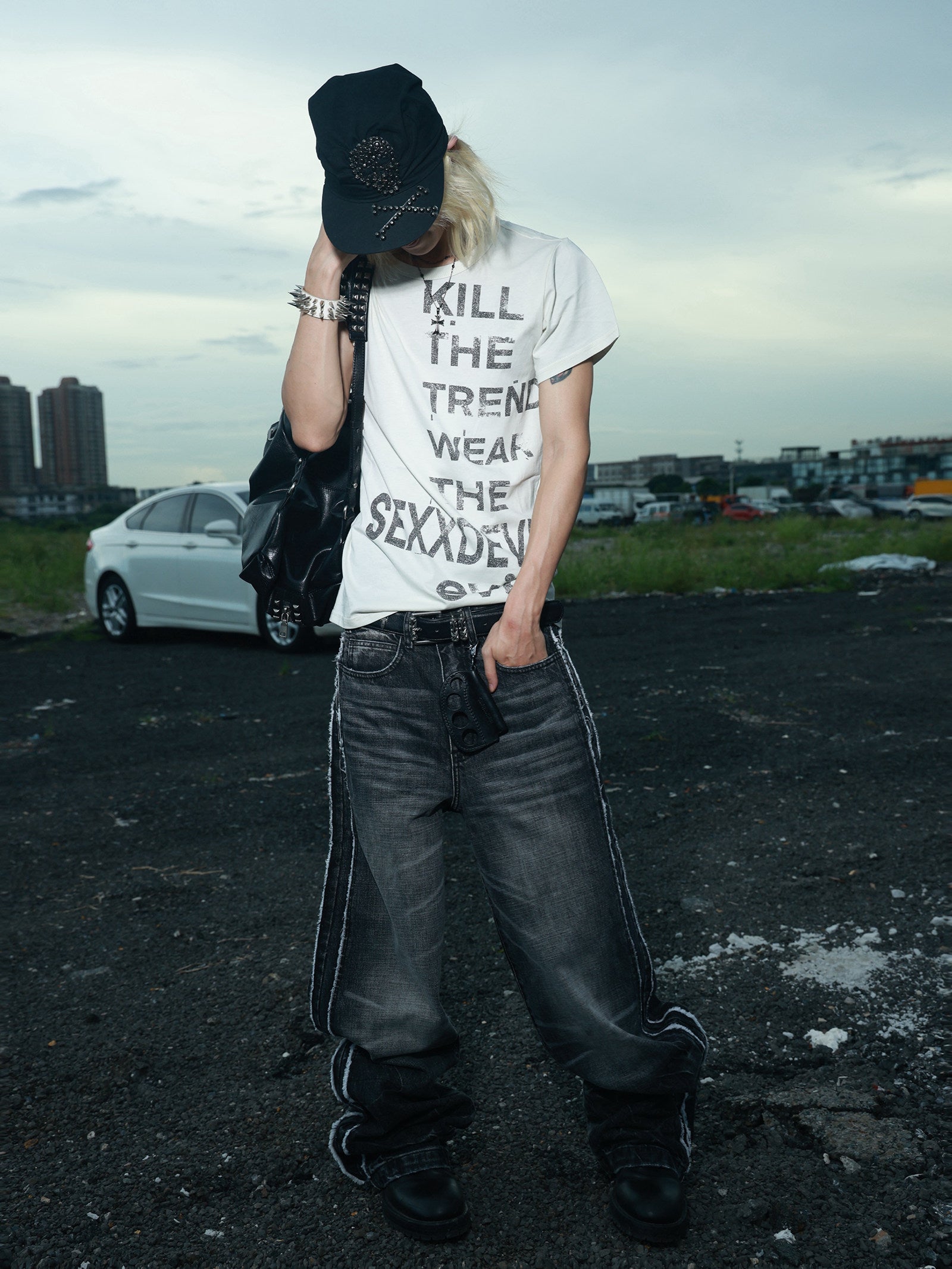 Lightning Washed Frayed Hem Jeans