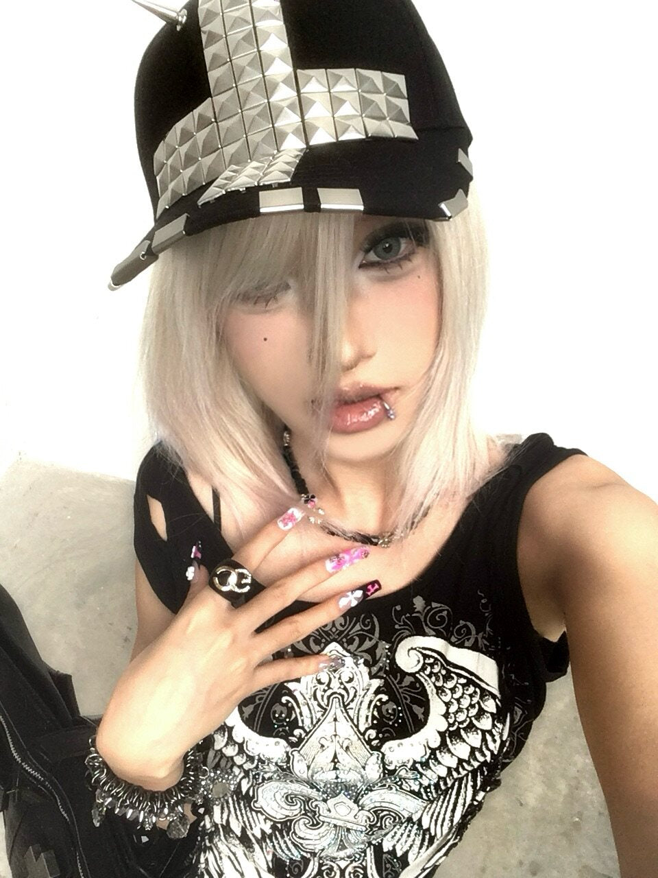 "RЖЯ" Rivet Curve Brim Cap