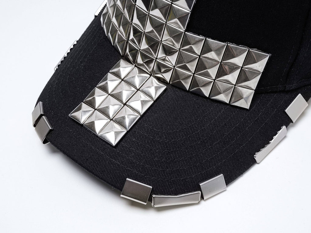 "RЖЯ" Rivet Curve Brim Cap