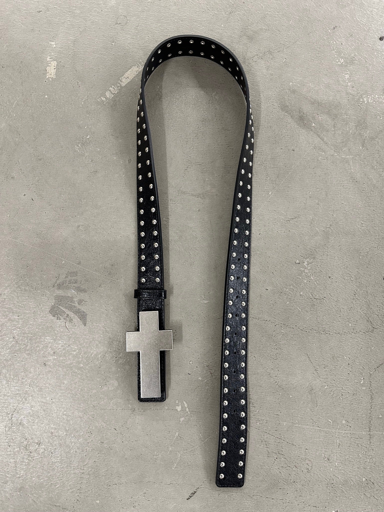 "╋" Cracked Leather Rivet Belt