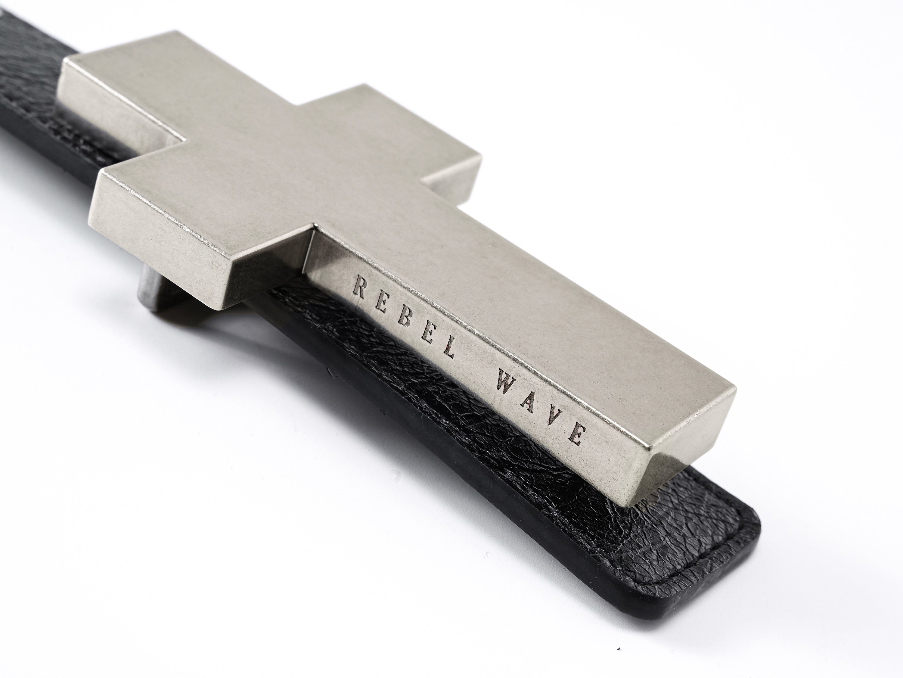 "╋" Cracked Leather Rivet Belt