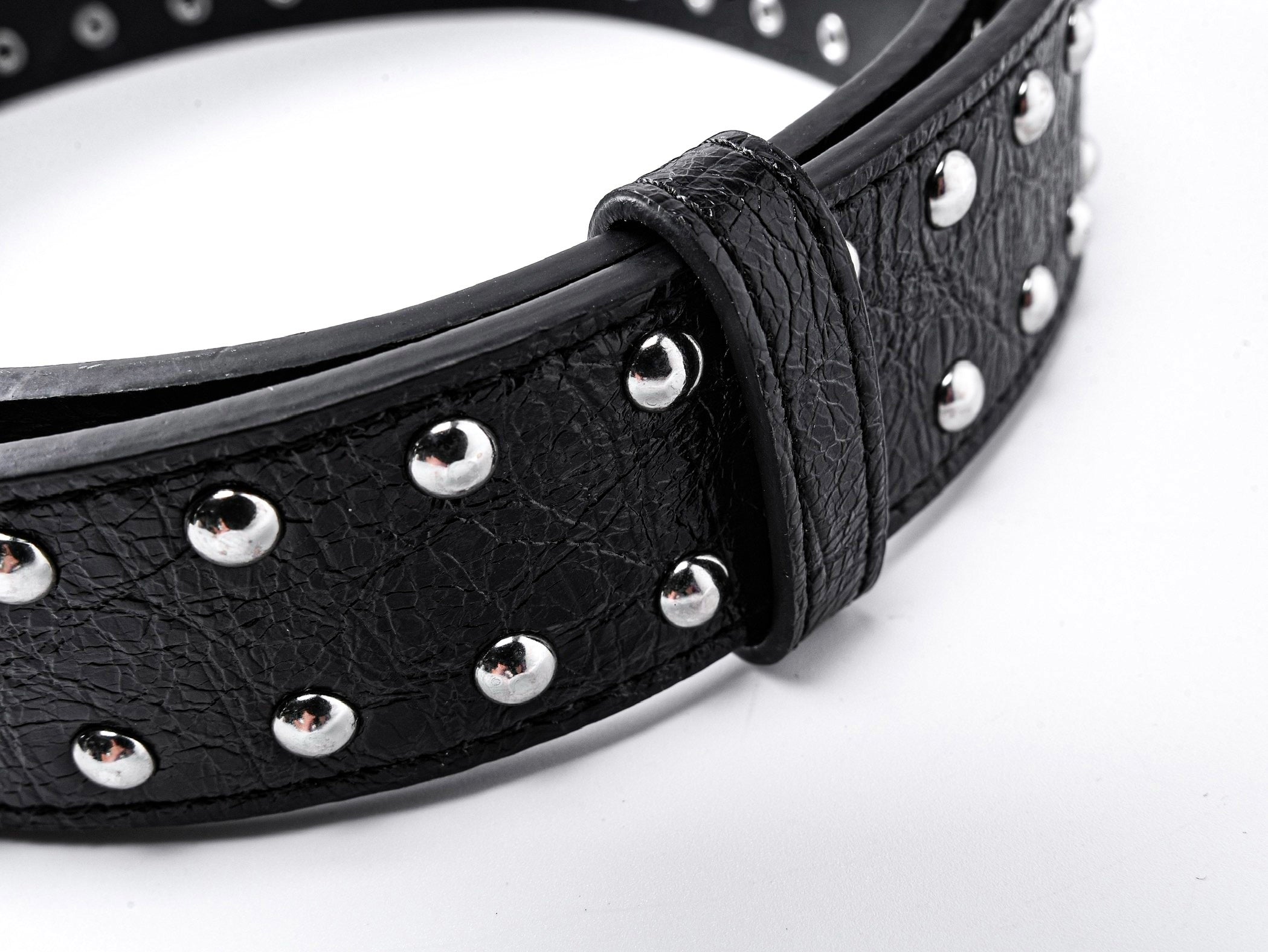 "╋" Cracked Leather Rivet Belt