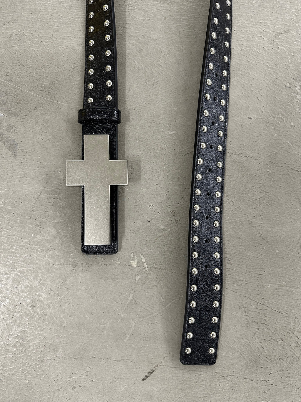 "╋" Cracked Leather Rivet Belt