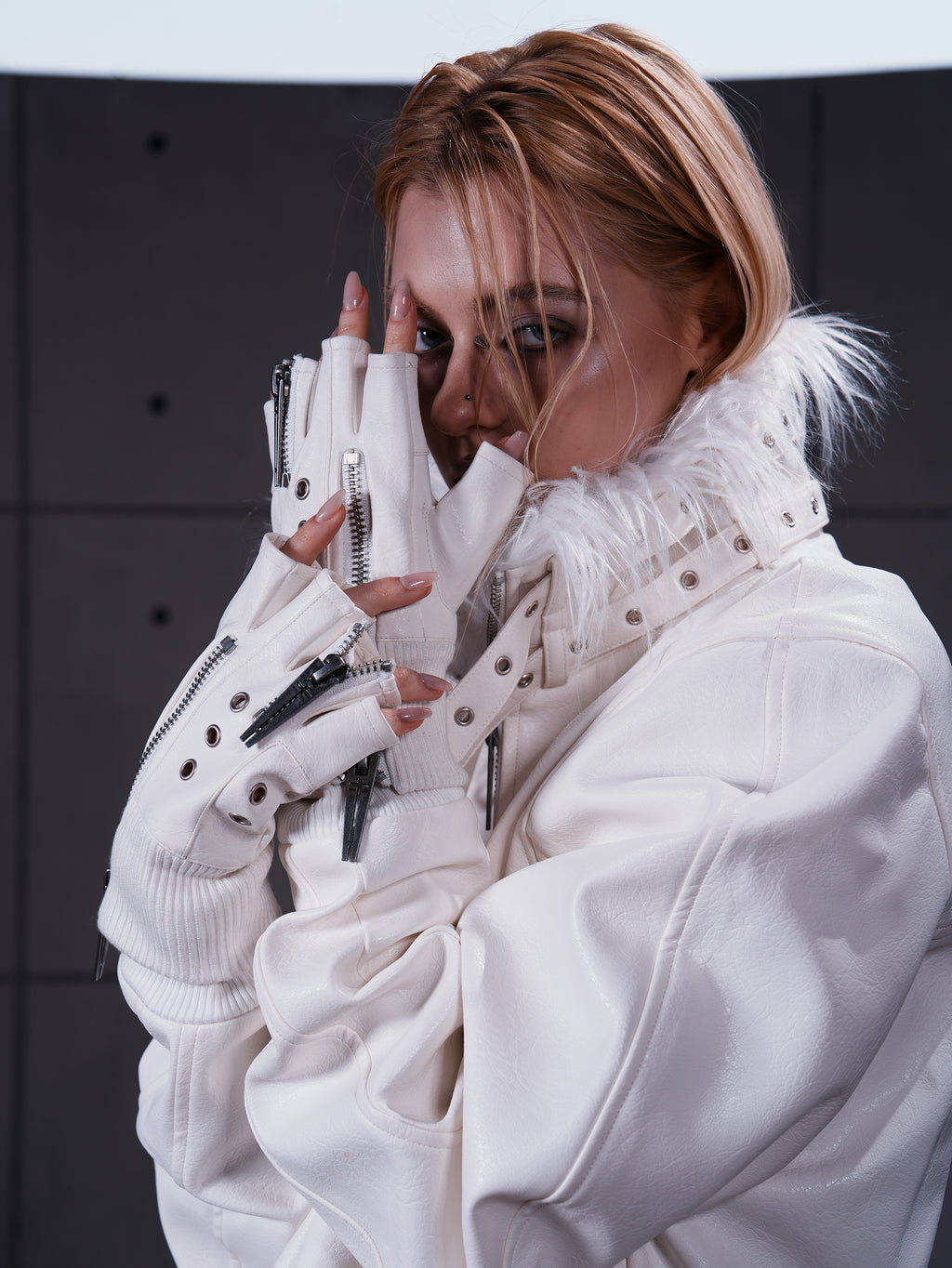 White Double-Zipper Layered Gloves