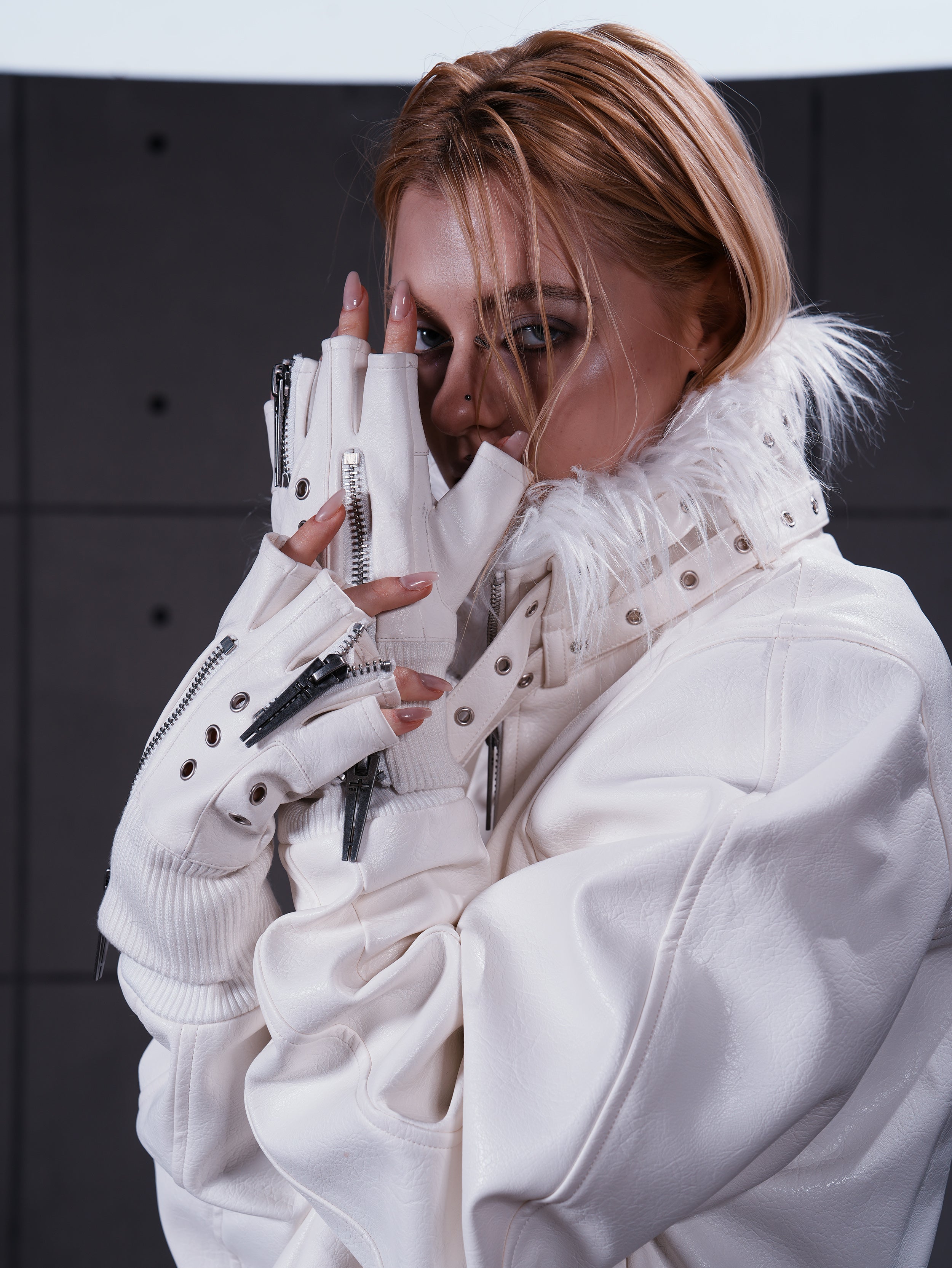 White Double-Zipper Layered Gloves